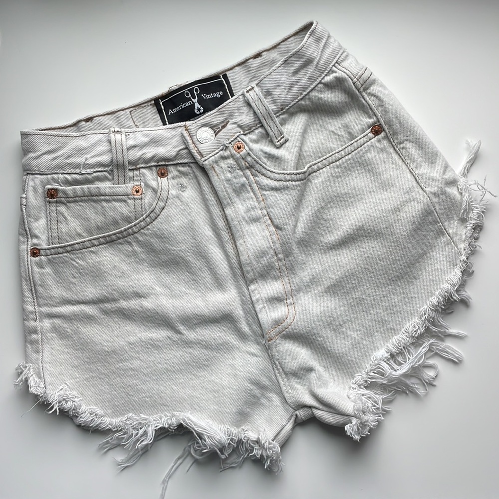 American Vintage Levi shorts 🌟